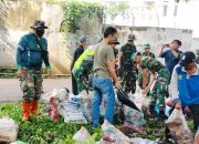 Satgas Citarum Bersama Bekangdam III Siliwangi Bersihkan Sampah di Wilayah Binaan