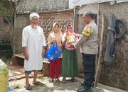 Keperdulian Babhinkamtibmas Desa Bojong Kamal Kepada Warga yang Tertimpa Musibah