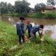 Kerjasama Sektor 5 Citarum Harum Sub 2 Bersama Masyarakat Bersihkan Sampah di Bantaran Sungai Citarum