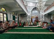 Kapolsek Pancoran Berbuka Puasa Bersama Anak Yatim dan Jama’ah Masjid Al Mujtamiin Kalibata