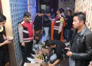Kapolres Indramayu Pimpin Patroli Skala Besar, Sita Minuman Keras di Tempat Hiburan Malam