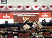 Rapat Paripurna DPRD Kendal Menyampaikan Laporan Terkait Dengan LKPJ