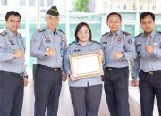 Tingkatkan Semangat Kerja, Rutan Cipinang Berikan Penghargaan Pegawai Teladan