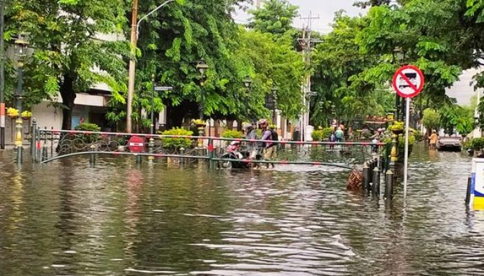 Daerah Kota Lama Semarang Terendam Banjir Pagi Ini