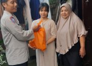 Kapolsek Ciputat Timur Berikan Santunan kepada Anak Yatim di Kelurahan Rengas