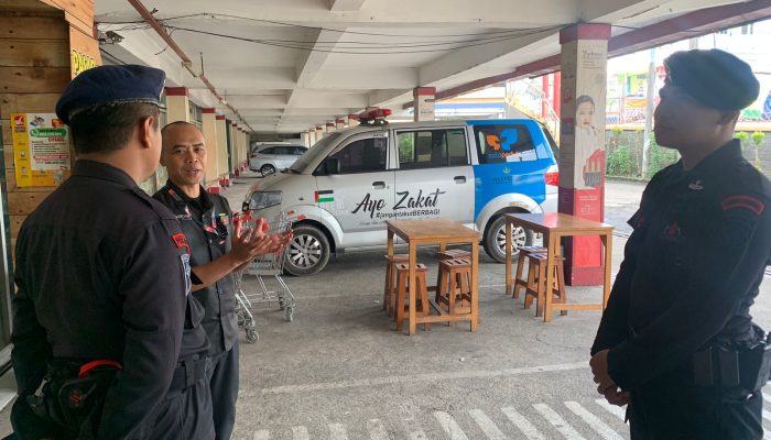 Brimob Polda Jabar Intensifkan Patroli di Pasar Swalayan