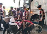 Polres Indramayu Lakukan Pengamanan Kedatangan Calon Jamaah Haji Kloter 6 Kabupaten Kuningan