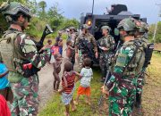 Sapa Damai Marinir Buat Anak-Anak Tomonsatu Ceria