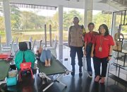 Bhabinkamtibmas Aiptu Helmy Budiman Hadiri Acara Donor Darah di Sport Club Cluster Vermont Parkland