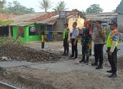 Bhabinkamtibmas dan Babinsa Pantau Penutupan Jalur Kereta Api di Stasiun Cisauk