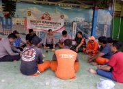 Polsek Kebayoran Lama Ngopi Kamtibmas di Pos Satkamling Warga