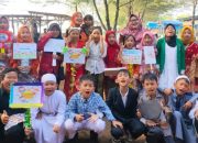 Pawai Baju Tradisional Warnai Hari Anak Nasional di Kabupaten Indramayu