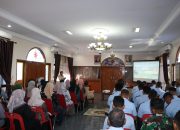 The Power Of Silaturahmi Prajurit Lanud SIM menerima pencerahan dari Pakar Komunikasi dan Motivasi Nasional.