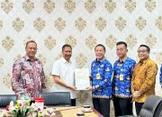 Kantor Pertanahan Kembali Serahkan 15 Sertipikat Tanah Aset Pemkab Indramayu