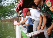 Tingkatkan Pelestarian Lingkungan dan Pengembangan Wisata, 45 Ribu Ikan Ditebar di Rawa Bawa Cinta