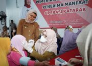 Bupati Nina Agustina Sambangi 156 Lansia Penderita Katarak