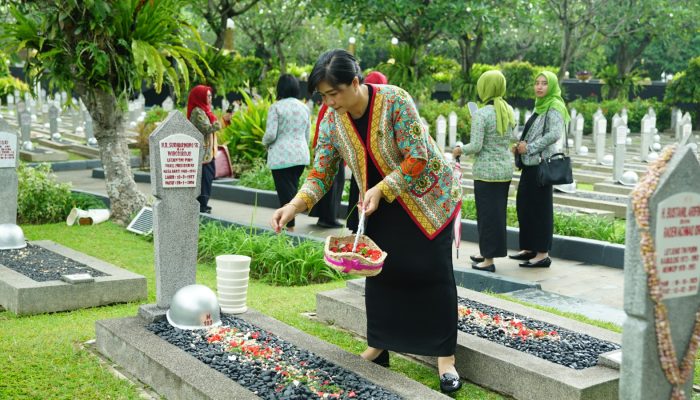 Memperingati HUT PIPAS Ke-21, Rutan Cipinang Gelar Ziarah di Taman Makam Pahlawan