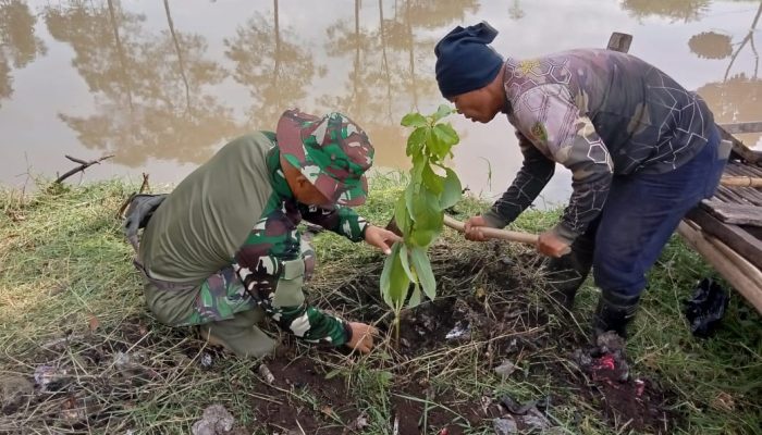 Sektor 5 Citarum Harum Sub 1 Penanaman dan Perawatan Pohon di Area Bantaran Sungai Citarum