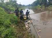 Pasca Di Guyur Hujan, Sektor 5 Citarum Haru. sub 2 Karya Bakti Pembersihan Sampah di Sungai Citarum