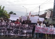 Ratusan Warga Desa Sindangjaya Desak Kades Mundur dari Jabatan