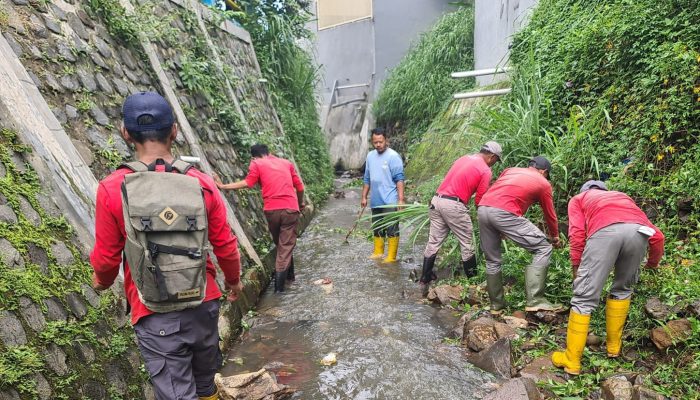 Sektor 22 Citarum Harum Sub 4 Pembersihan Sungai Cihalarang