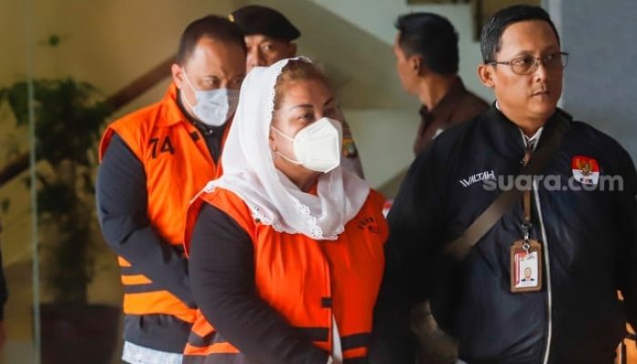 Wali Kota Semarang Mbak Ita Resmi Pakai Rompi Oranye KPK