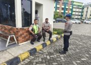 Anggota Kompi 3 Batalyon C Pelopor Satbrimob Polda Jabar Patroli Harkamtibmas di Sekolah Al-Azhar Karawang