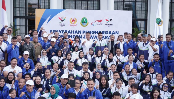 Kapolda Jabar Hadiri Pemberian Penghargaan Atlet Berprestasi PON XXI dan Peparnas XVII