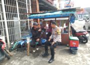 Tingkatkan Keamanan Lingkungan, Bhabinkamtibmas Sambangi Warga Lewat DDS di Pondok Jagung