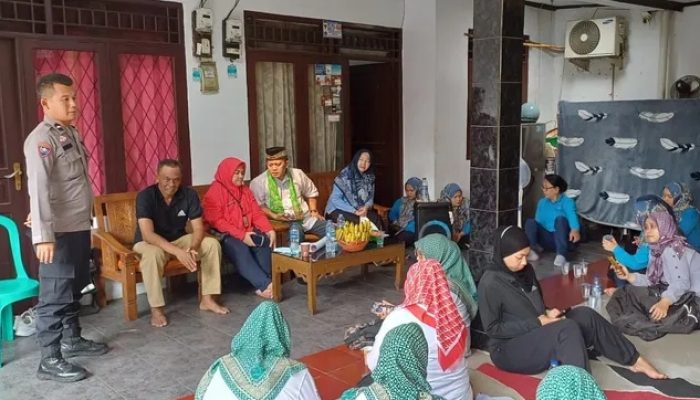 Bhabinkamtibmas Kelurahan Pejaten Barat Sosialisasikan Penanggulangan Premanisme Berkedok Ormas