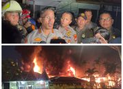 Pasar Taman Puring Terbakar Hebat, Sekitar 724 Kios Hangus