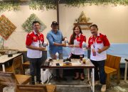H. Arfan Tokoh Masyarakat Kutai Timur Terima Bantuan Pupuk NPK Cair dari Pak Kumis Wk Ketua Dept Pertanian Garda Prabowo