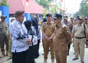 Guru dan Siswa SMPN 1 Cikedung Sumringah, Jalan Rusak Bertahun-tahun Kini Mulus Kembali