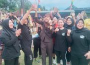 Final Pertandingan Sepakbola Mak-Emak, Sisca Meritania Ketua Komisi C Memberikan Bonus Kepada Sang Juara