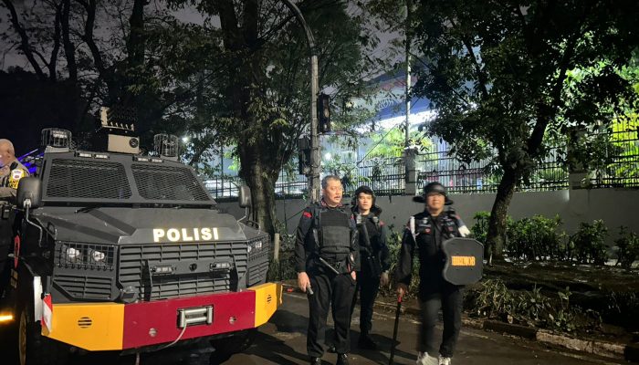 Dansat Brimob Polda Jabar Turun Langsung Penanganan Unjuk Rasa di DPRD Jawa Barat