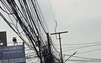 Dinilai Membahayakan, Warga Pamulang Keluhkan Kabel Semrawut di Tangsel