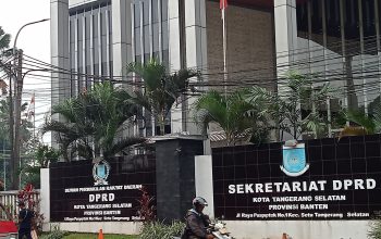 Kantor DPRD Tangsel Dihiasi Kabel Semrawut, Tata Kota Ikutan Kusut?