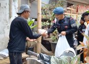 Peduli Sesama, Brimob Jabar Tebar Berkah Lewat Jumat Berkah