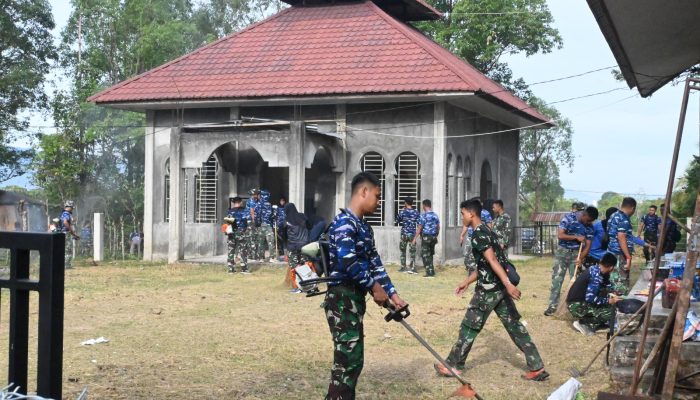 Prajurit Lanud SIM Gelar Bakti Teritorial Prima di Mushalla Krueng Lingka