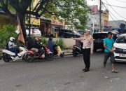 Polsek Ciputat Timur Respon Cepat Aduan Masyarakat Melalui Layanan 110, Atasi Kemacetan Akibat Jembatan Amblas di Jalan Merpati