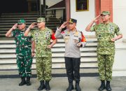 Sinergi Polri – TNI Amankan Kunjungan RI-1 Pada Wisuda Universitas Kebangsaan di Bandung