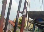 Tiang Kritis, Dua KK Mengungsi; Warga Parung Panjang Desak PLN Bertindak Cepat