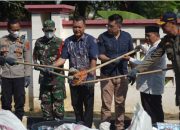 Tegakan Perda Mihol, Satpol PP Kab. Indramayu Musnahkan Ribuan Botol Mihol dan Rokok Tanpa Cukai