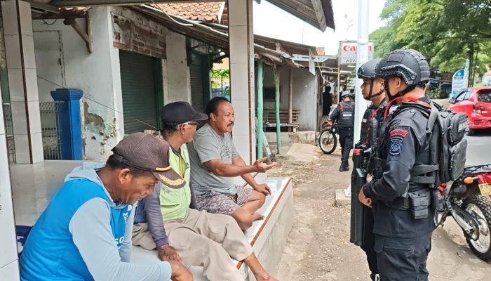 Patroli Harkamtibmas, Wujud Kepedulian Brimob Jabar Terhadap Keamanan Masyarakat di Wilayah Hukum Polresta Cirebon