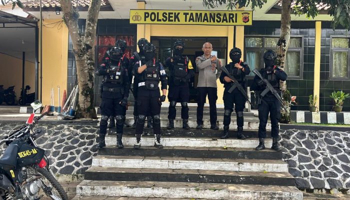 Patroli Dialogis Brimob Jabar di Wilayah Tamansari Tasikmalaya