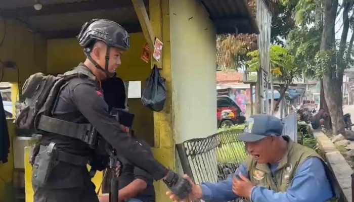 Patroli Brimob Jabar Jaga Keamanan Wilayah Rancaekek
