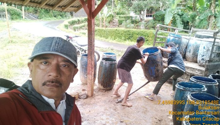 KPH Banyumas Barat Kejar Target Produksi Getah Pinus, Administratur Tekankan Filosofi Sa Iyek Sa Eko Proyo
