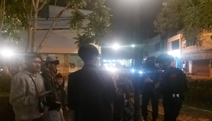 Patroli Dialogis Brimob Jabar Jaga Kondusifitas Cirebon