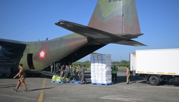 Hercules A-1315 Angkut 8,3 Ton Bansos Untuk Korban Banjir Aceh