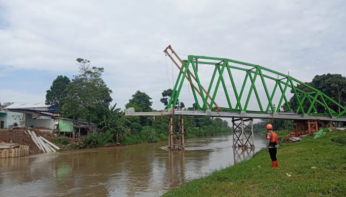 Brimob Jabar Cek Progres Pembangunan Jembatan Hijau di Bojongsoang Kabupaten Bandung